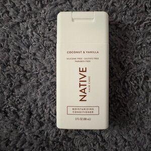 NWT Native hair care moisturizing conditioner: coconut and vanilla